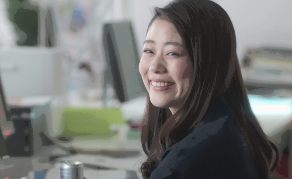 ドラマ「いつかこの恋を思い出してきっと泣いてしまう」第１０（最終）話、彼氏からのプロポーズに満面の笑みでイエスと答える日向木穂子（高畑充希）