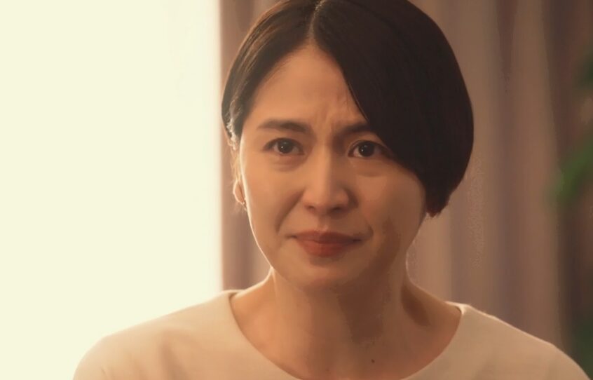 ドラマ「エルピス―希望、あるいは災い―」第１０（最終）話、涙を流して岸本拓朗（眞栄田郷敦）に真相を教えて欲しいと懇願する浅川恵那（長澤まさみ）