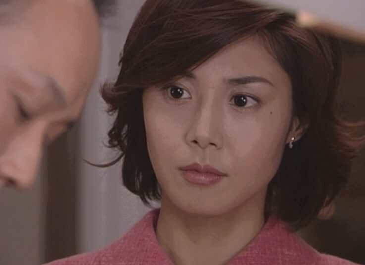 ドラマ「やまとなでしこ」第１０話、台所で佐久間 為久（西村雅彦）と話をしている神野 桜子（松嶋菜々子）