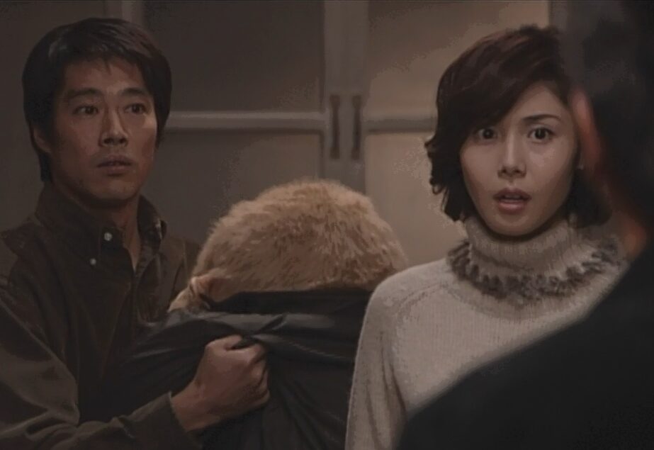 ドラマ「やまとなでしこ」第８話、東十条 司（東幹久）に二人の関係を疑われ驚く中原 欧介（堤真一）と神野 桜子（松嶋菜々子）