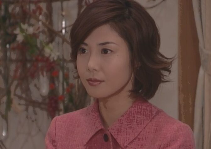 ドラマ「やまとなでしこ」第１０話、佐久間夫妻の馴れ初めを聞き入る神野 桜子（松嶋菜々子）