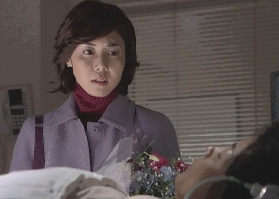 ドラマ「やまとなでしこ」第７話、欧介の母・富士子（市毛良枝）の病室で、お金には替えられない大切なものとは何か、を聞く神野 桜子（松嶋菜々子）