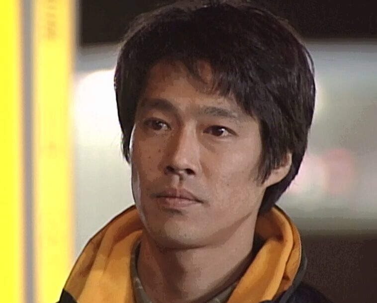 ドラマ「やまとなでしこ」第9話、立ち去った神野 桜子(松嶋菜々子)の背中を見つめ続ける中原 欧介(堤真一)