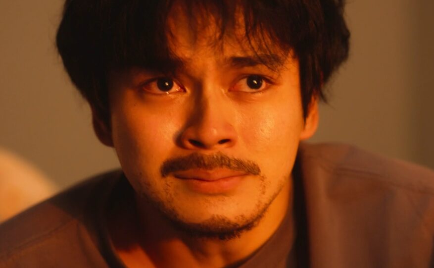 ドラマ「エルピス―希望、あるいは災い―」第１０（最終）話、浅川恵那（長澤まさみ）に「君がいたから今日までやってこれた」と言われ、涙する岸本拓朗（眞栄田郷敦）