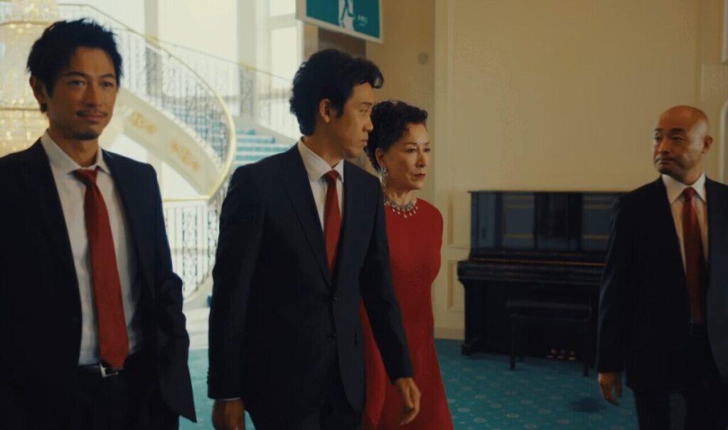 ドラマ「ちょっとだけエスパー」第４話、ドレスアップして結婚式でのミッションに行く文太（大泉洋）達