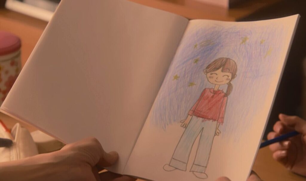 ドラマ「妻、小学生になる。」第９話、白石万理華（毎田暖乃）が描いた新島貴恵（石田ゆり子)の絵
