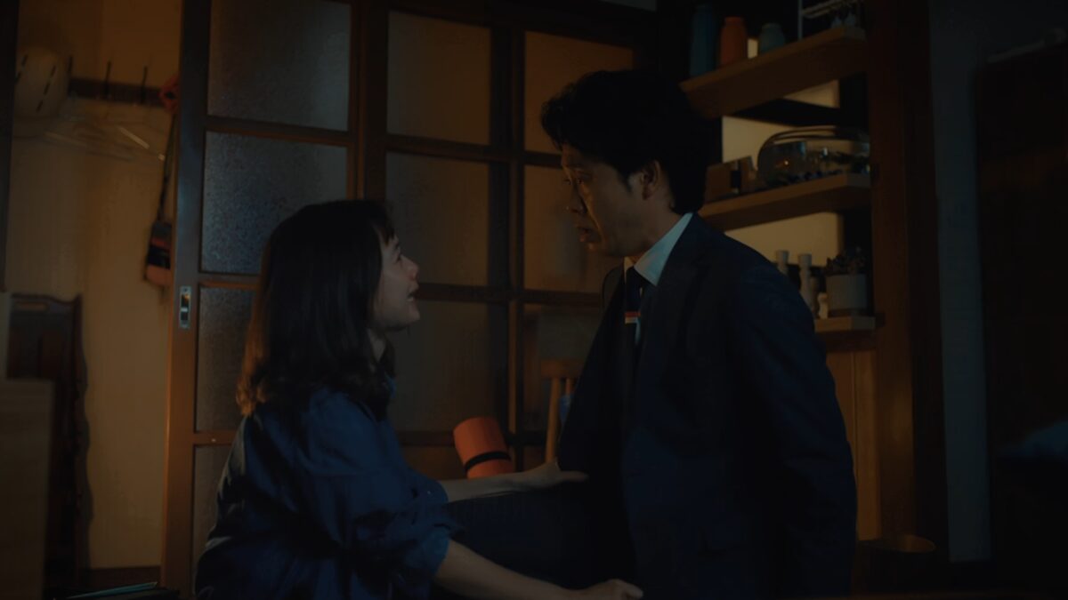 ドラマ「ちょっとだけエスパー」第６話、パニックになり文太（大泉洋）に詰め寄る四季（宮﨑あおい）