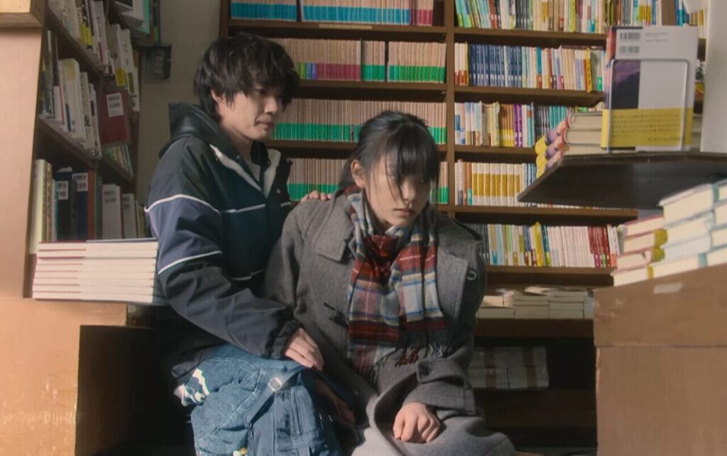 ドラマ「妻、小学生になる。」第８話、吉原康司（水川かたまり）の意識が抜け出雲凛音（當真あみ）に戻った出雲