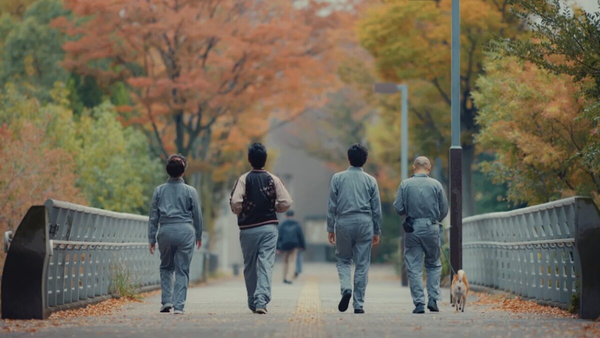 ドラマ「ちょっとだけエスパー」第９（最終）話、四季（宮﨑あおい）と 文人（ふみと）のラブラブ大作戦が成功し、病院から帰る文太（大泉洋）達４人