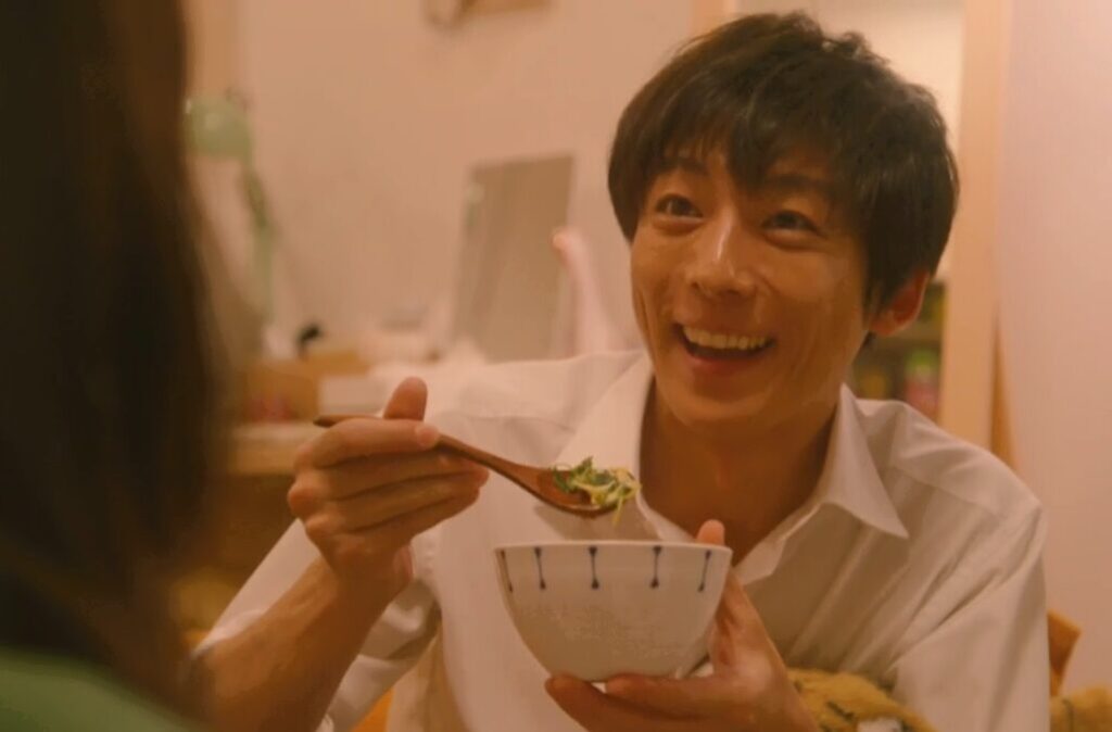 ドラマ「凪のお暇」第3話、大島凪(黒木華)作った卵雑炊を食べて美味しいと言った我聞慎二(高橋一生)
