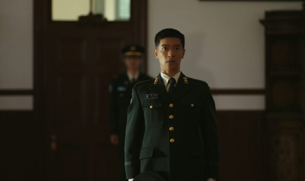 ドラマ「VIVANT」第８話、自衛隊時代、「心理戦防護課程」のテストに合格したと告げられている乃木憂助（堺雅人）