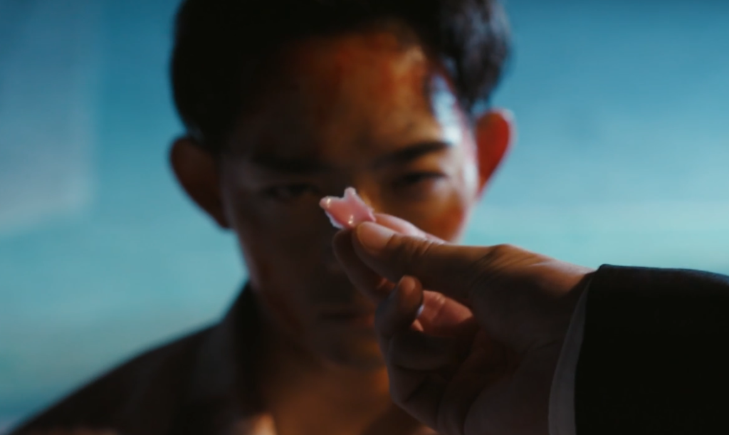 ドラマ「VIVANT・第2シーズン」第14話、新庄浩太郎(竜星涼)についていたピンクの物体