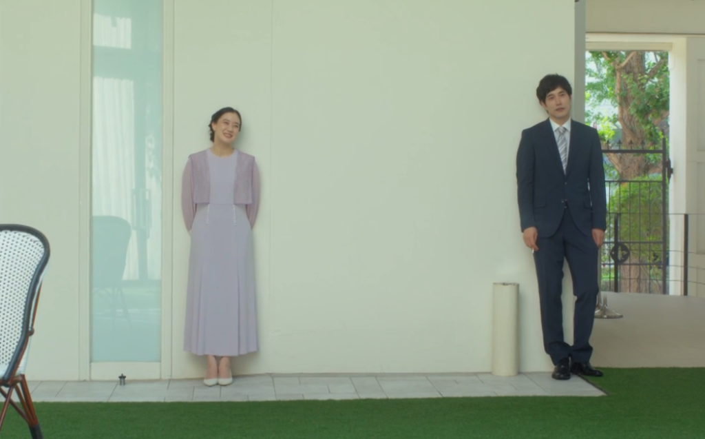 ドラマ「Tシャツが乾くまで」第6話、結婚式を抜け出し話をしている瀬尾充（松山ケンイチ）と瀬尾咲子（蒼井優）